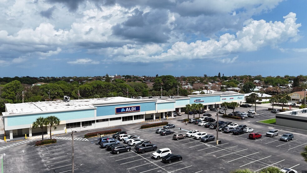 More Photos Of 1119 NE Jensen Beach Blvd, Jensen Beach Unknown For Lease