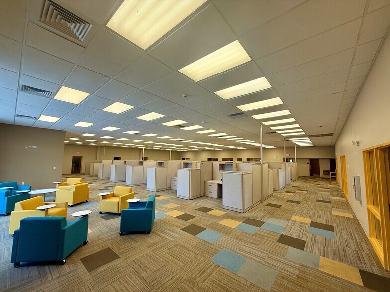 More Photos Of 1011 W Garden St, Pensacola Office For Sale