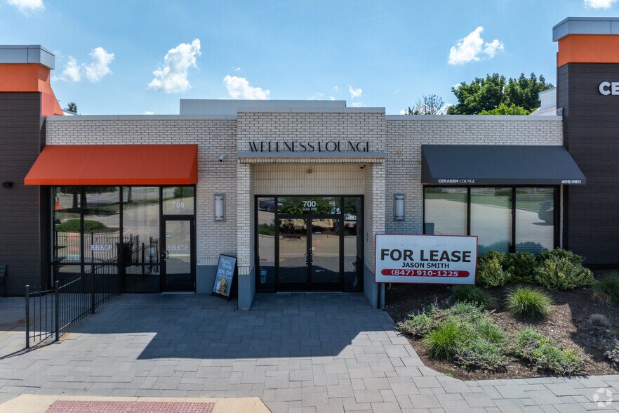 More Photos Of 700 E Townline Rd, Vernon Hills Freestanding For Lease
