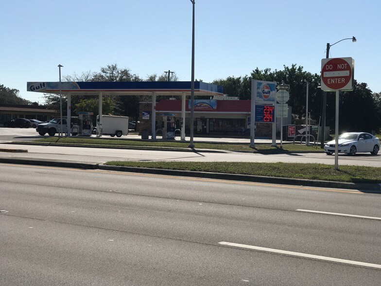 Primary Photo Of 2200 Tamiami Trl S, Venice Convenience Store For Sale