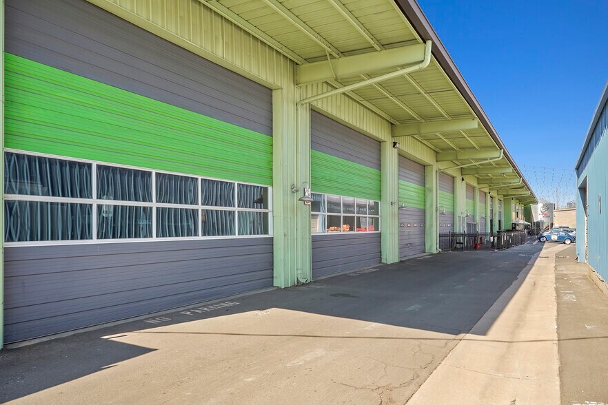 More Photos Of 918 W 1st Ave, Denver Bar For Lease