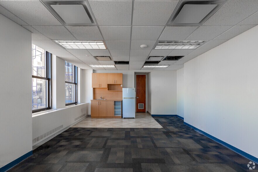 More Photos Of 26 Court St, Brooklyn Office Residential For Lease