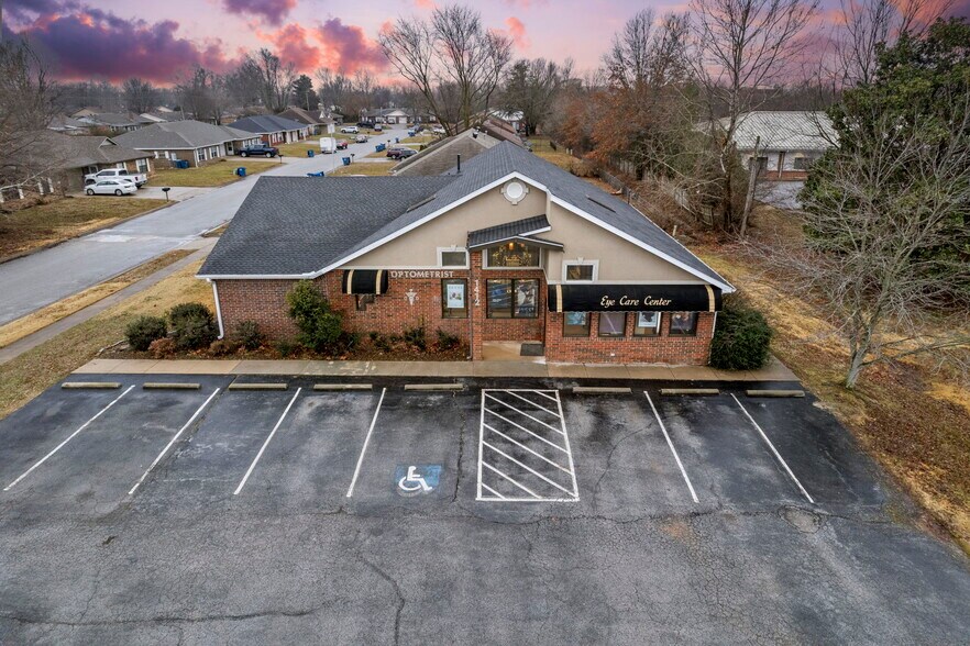 More Photos Of 1412 Se 14th St, Bentonville Medical For Sale