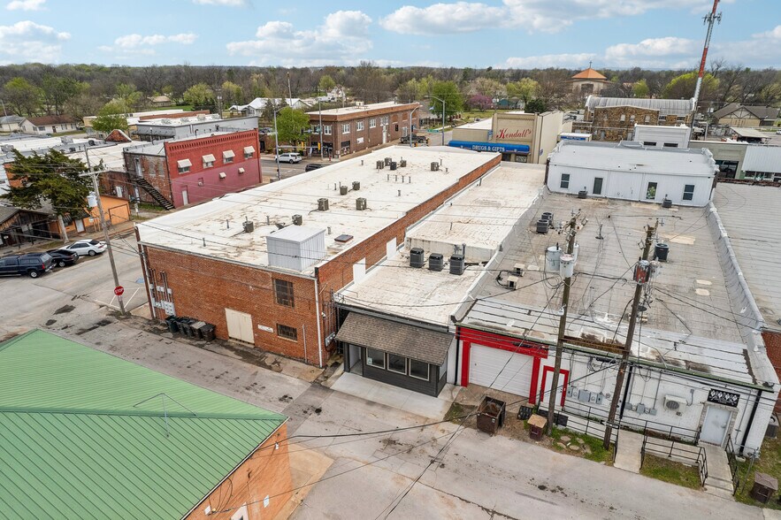 More Photos Of 219 E Rogers Blvd, Skiatook Storefront Retail Office For Sale