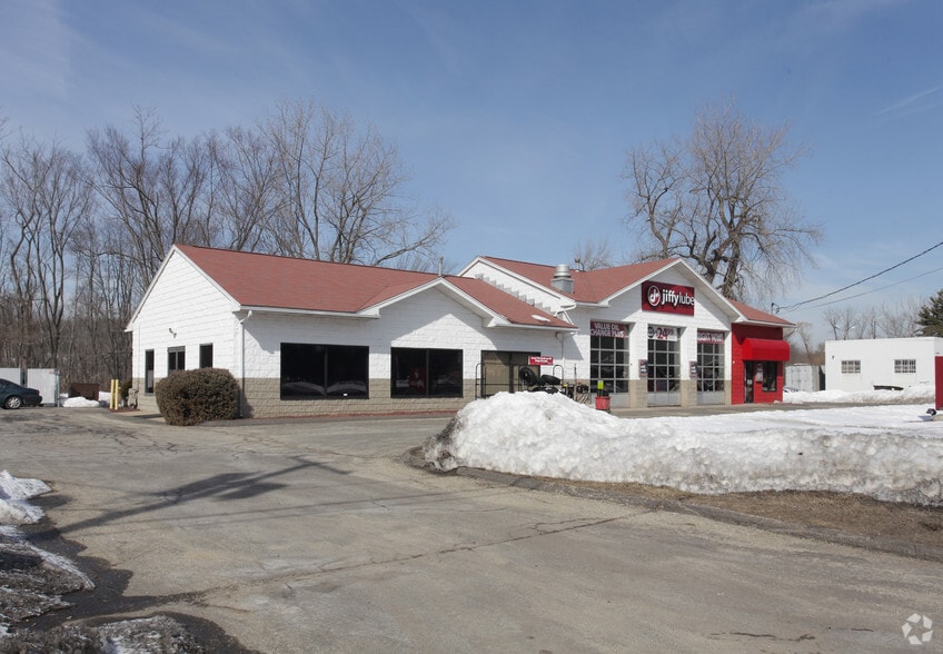 More Photos Of 1761 Berlin Tpke, Wethersfield Auto Repair For Lease