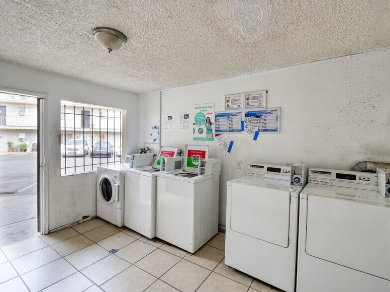 More Photos Of 8649 Sunland Blvd, Sun Valley Apartments For Sale