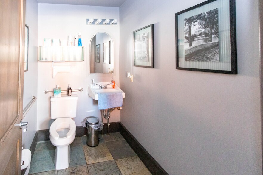 More Photos Of 115 W Saratoga St, Baltimore Storefront Retail Residential For Sale