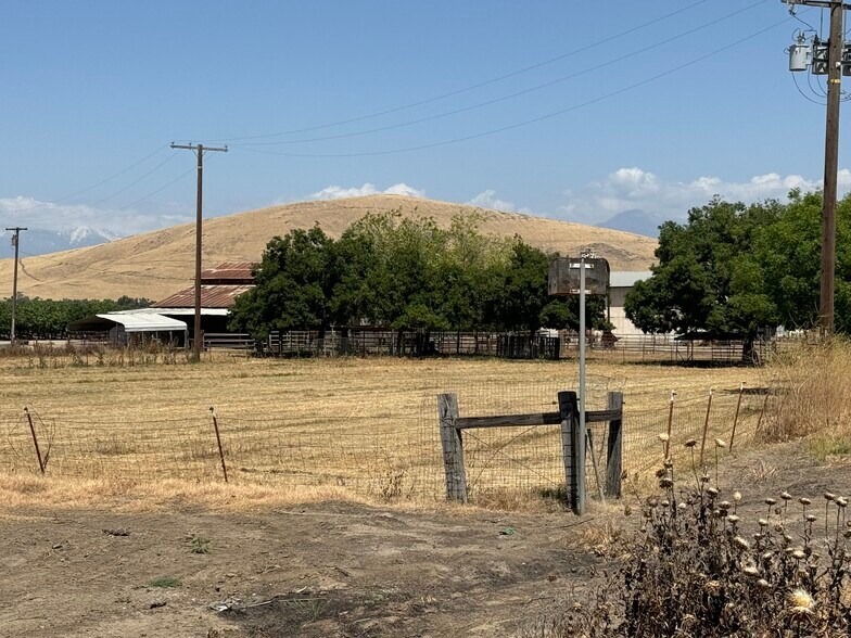 More Photos Of 25203 Road 212, Lindsay Land For Sale