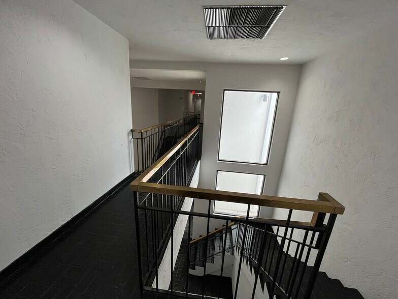 More Photos Of 950 S Tamiami Trl, Sarasota Medical For Lease