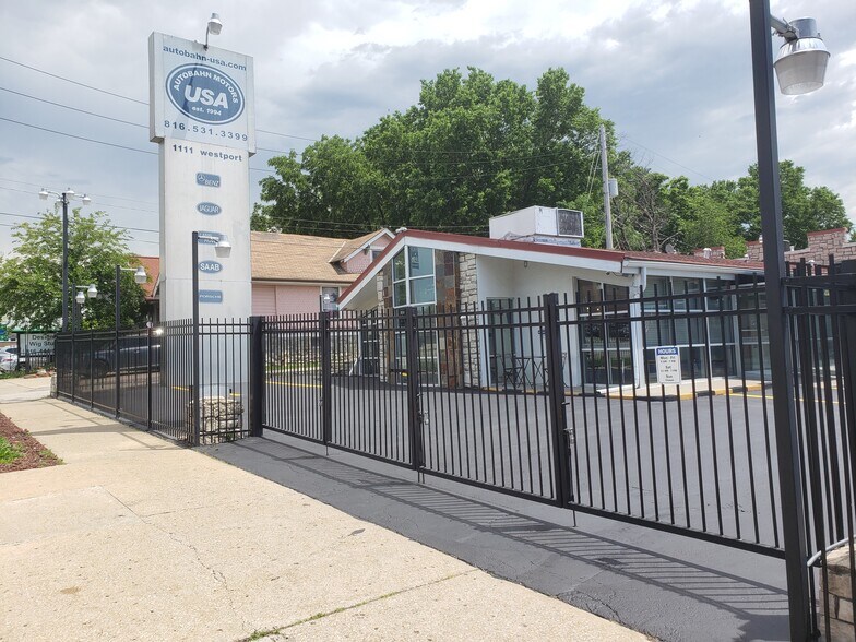 More Photos Of 1109-1111 Westport Rd, Kansas City Auto Dealership For Sale