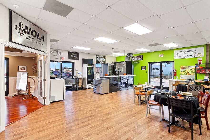 More Photos Of 234 Harbor Cir, New Orleans Warehouse For Sale