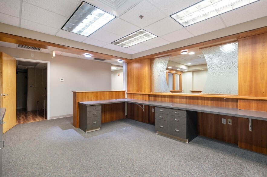 More Photos Of 223 Chief Justice Cushing Hwy, Cohasset Medical For Lease