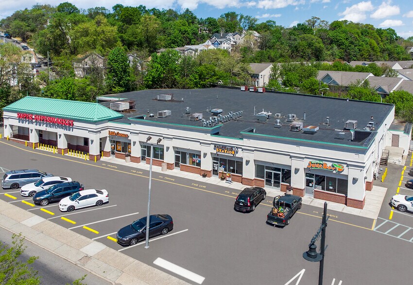 160 W Broadway, Paterson, NJ 07522 For Lease