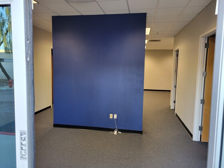 More Photos Of 1959 S Val Vista Dr, Mesa Office For Lease
