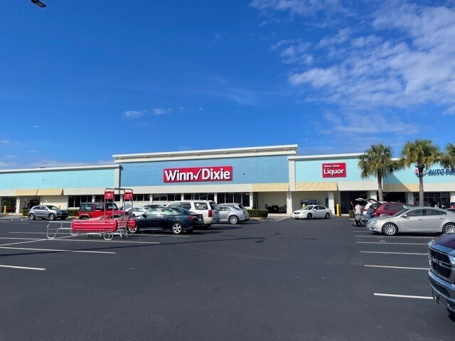 Primary Photo Of 1105-1119 NE Jensen Beach Blvd, Jensen Beach Supermarket For Sale