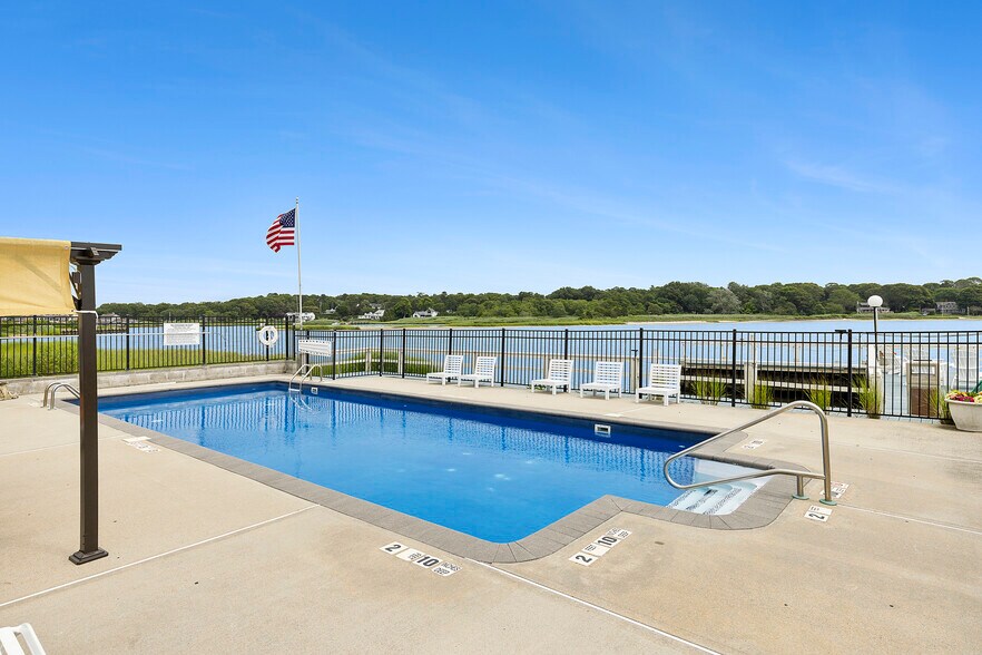 More Photos Of 53 W Tiana Rd, Hampton Bays Hotel For Sale