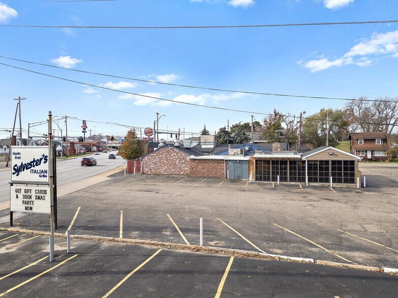 More Photos Of 4305 Portage St NW, Canton Restaurant For Sale