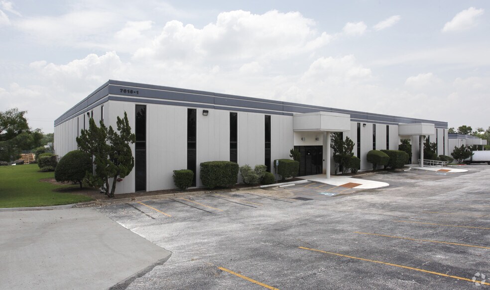 More Photos Of 7615 Metro Center Dr, Austin Warehouse For Lease