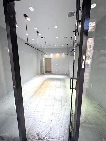 More Photos Of 850 S Broadway, Los Angeles Loft Creative Space For Lease