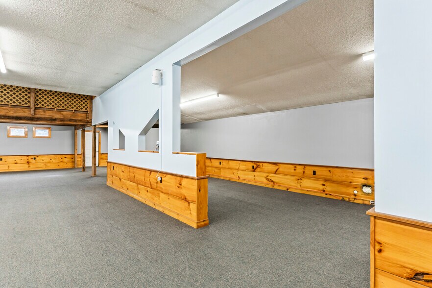 More Photos Of 680 Maine Ave, Farmingdale Storefront Retail Office For Lease