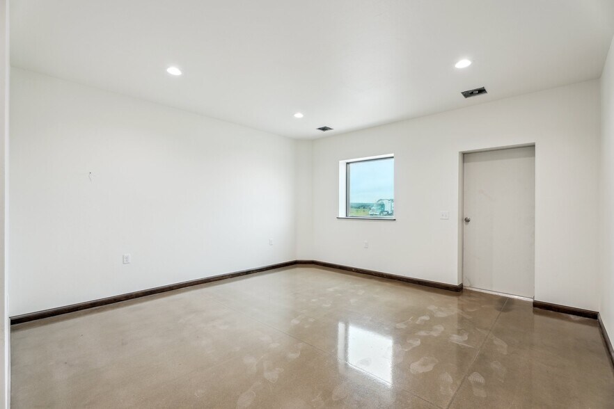 More Photos Of 5286 NE Highway 33, Guthrie Warehouse For Sale