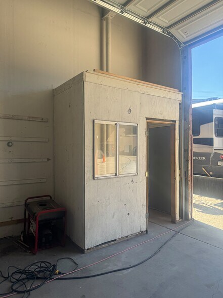 More Photos Of 2048-2050 Dunlap Dr, South Lake Tahoe Office For Lease