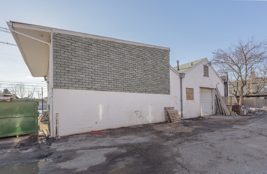 More Photos Of 3207-3215 Preston Hwy, Louisville Storefront Retail Office For Sale