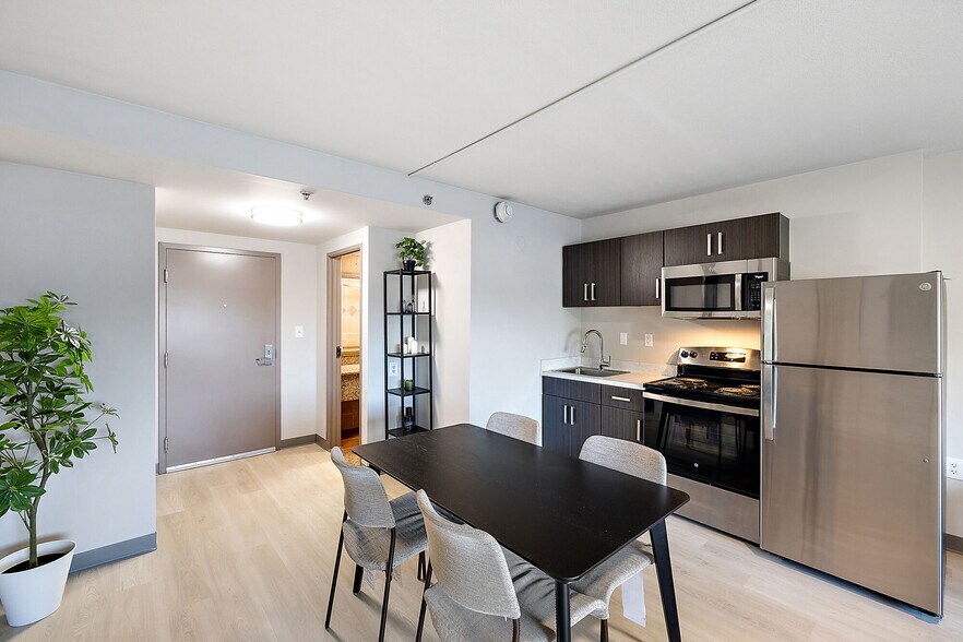 More Photos Of 34911 Van Dyke Ave, Sterling Heights Apartments For Lease