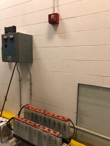 More Photos Of 13229 Southview Ln, Dallas Flex For Sale