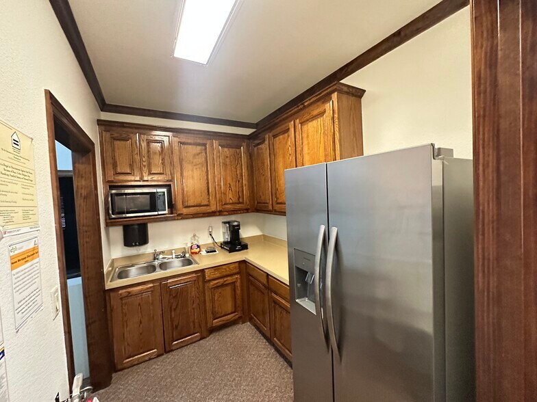 More Photos Of 4218 Gateway Dr, Colleyville Office For Sale