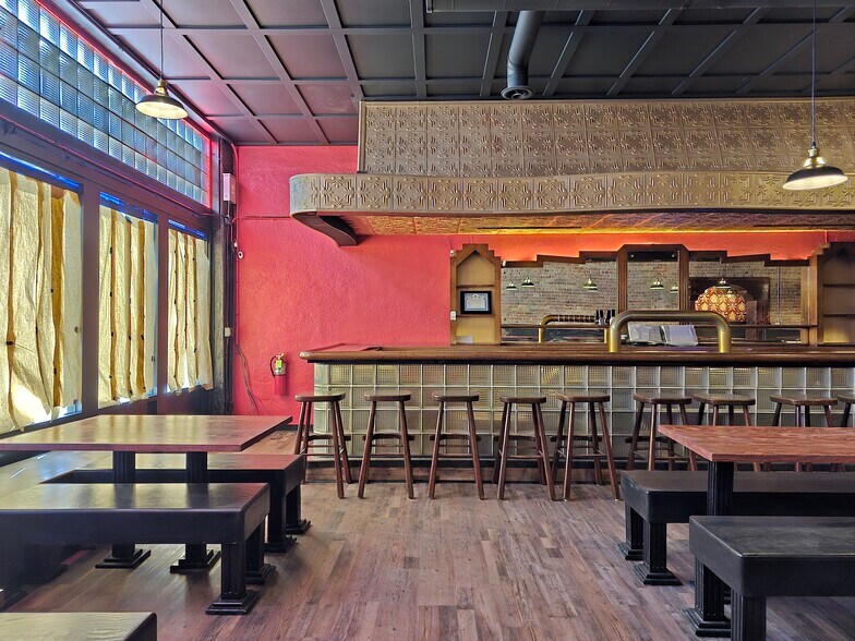 More Photos Of 1011 Front St, Evanston Restaurant For Lease