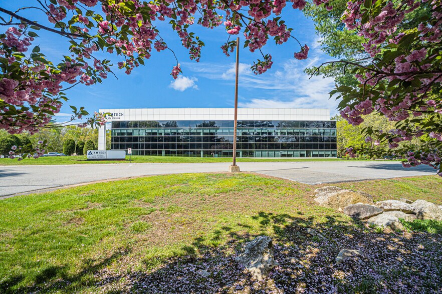 More Photos Of 10 Lyberty Way, Westford Research And Development For Lease