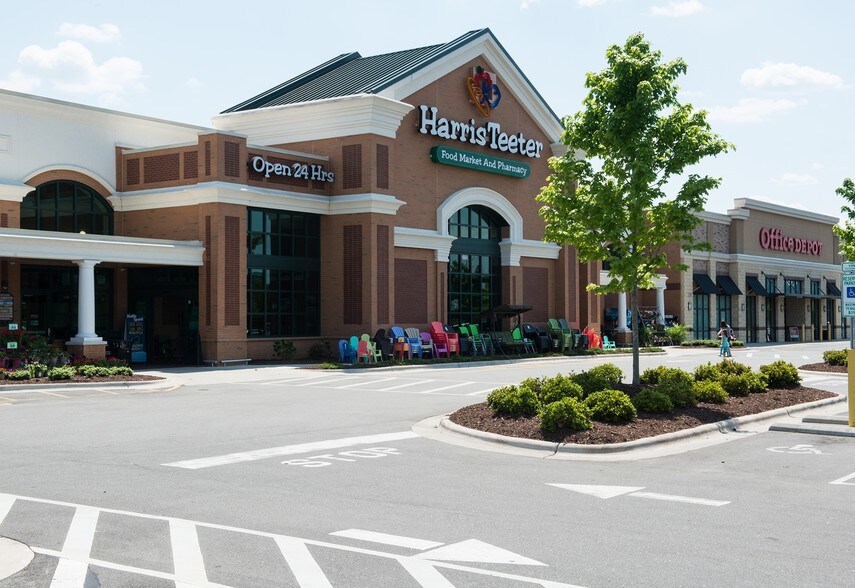 More Photos Of 2120 Wayne Memorial Dr, Goldsboro Supermarket For Lease