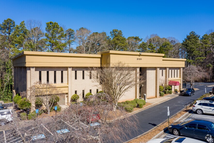 More Photos Of 2131 Fountain Dr, Snellville Medical For Lease