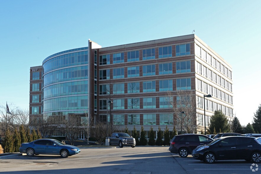 More Photos Of 11400 Tomahawk Creek Pky, Leawood Office For Lease