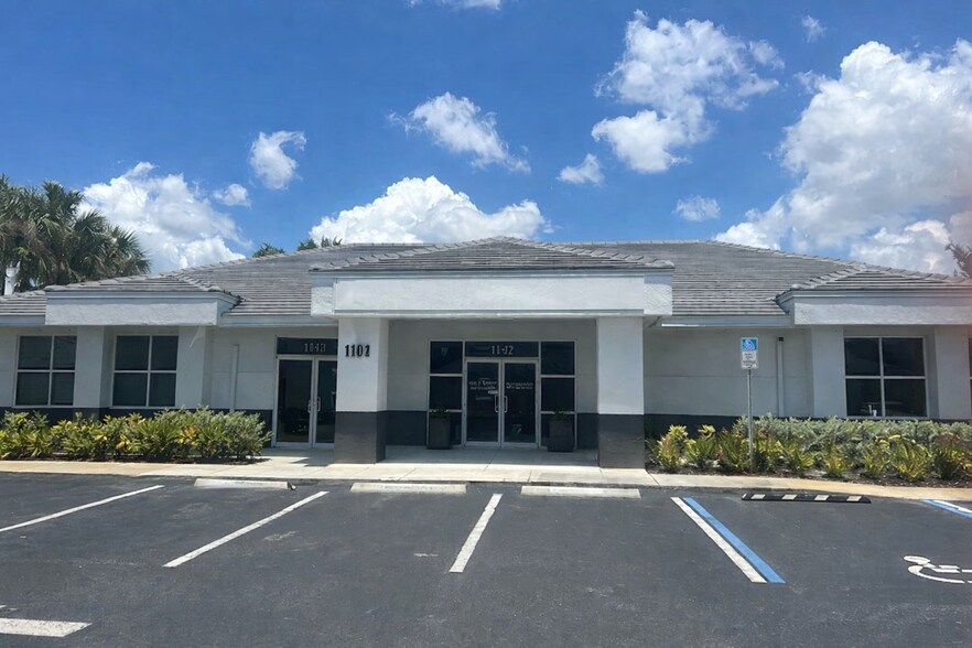 More Photos Of 6150 Diamond Centre Ct, Fort Myers Medical For Lease