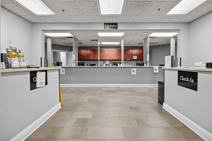 More Photos Of 803 Meyers Baker Rd, London Healthcare For Sale