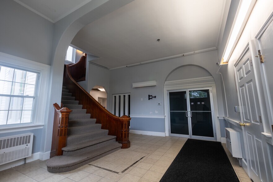 More Photos Of 86 Pleasant St, Marlborough Religious Facility For Sale