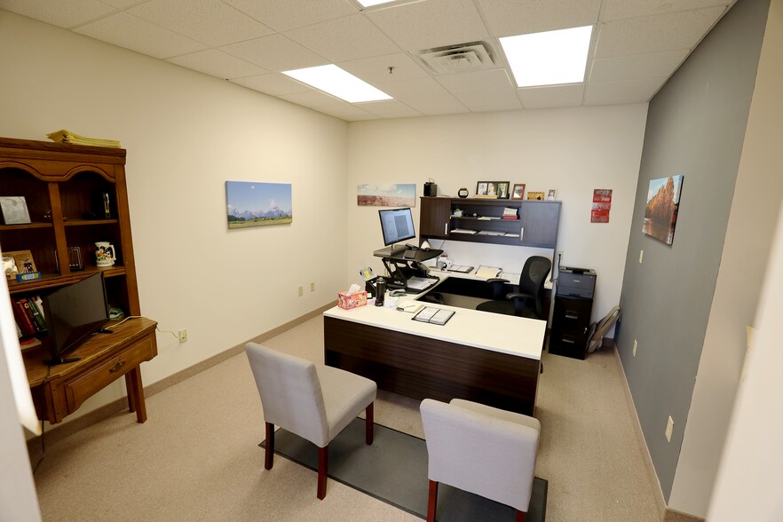 More Photos Of 50 Pearl Rd, Brunswick Office For Lease