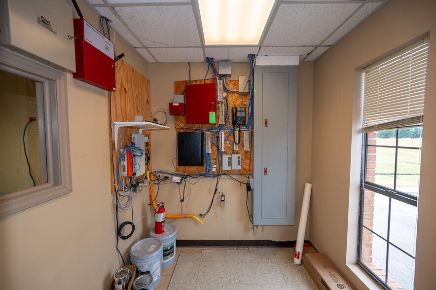 More Photos Of 2114 N Jackson St, Tullahoma Loft Creative Space For Sale