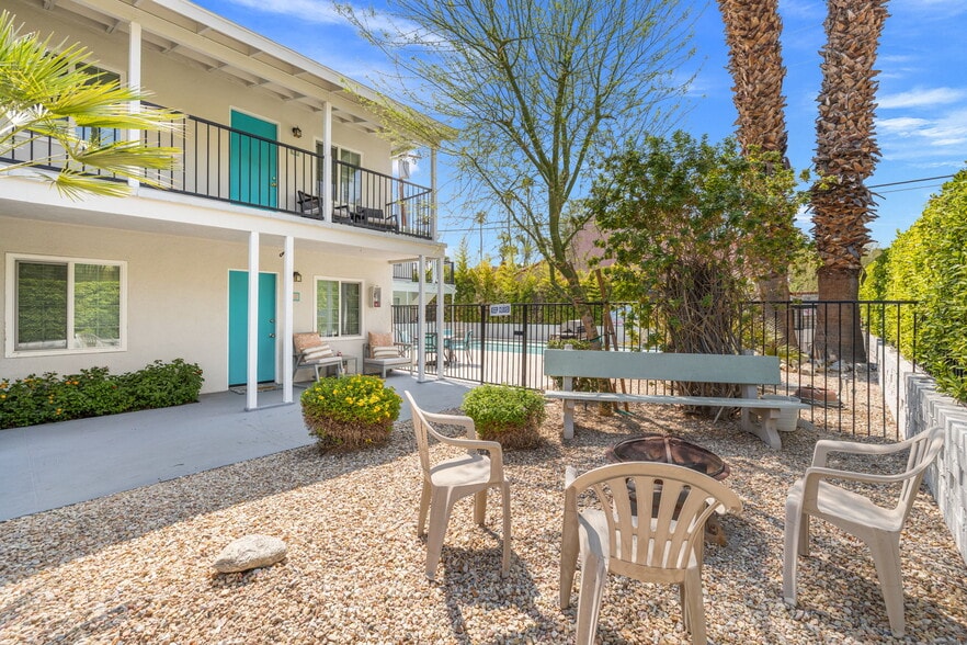 More Photos Of 1674 S Via Salida, Palm Springs Apartments For Sale