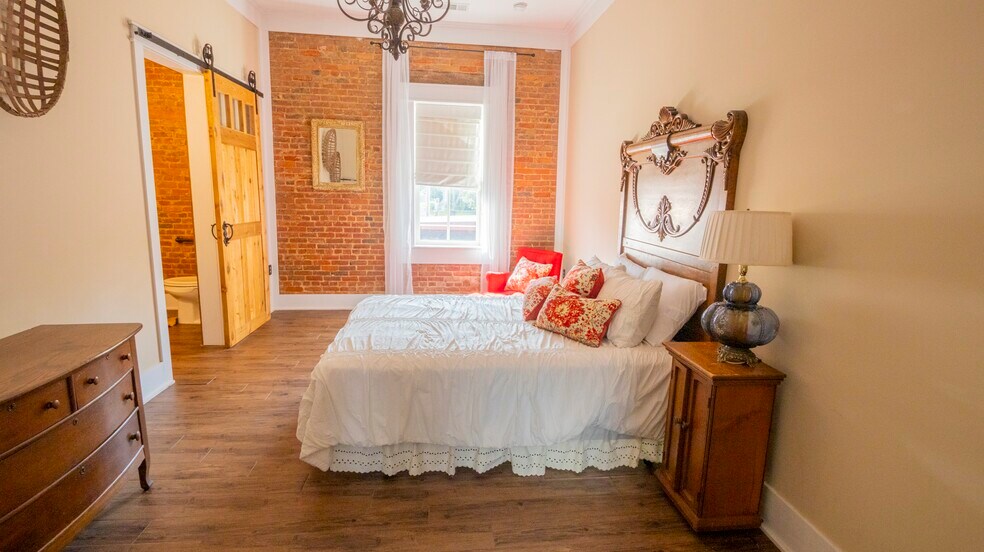 More Photos Of 20 Spring Rd, Molena Storefront For Sale