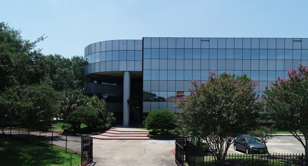 Primary Photo Of 2900 Wilcrest Dr, Houston Office For Lease