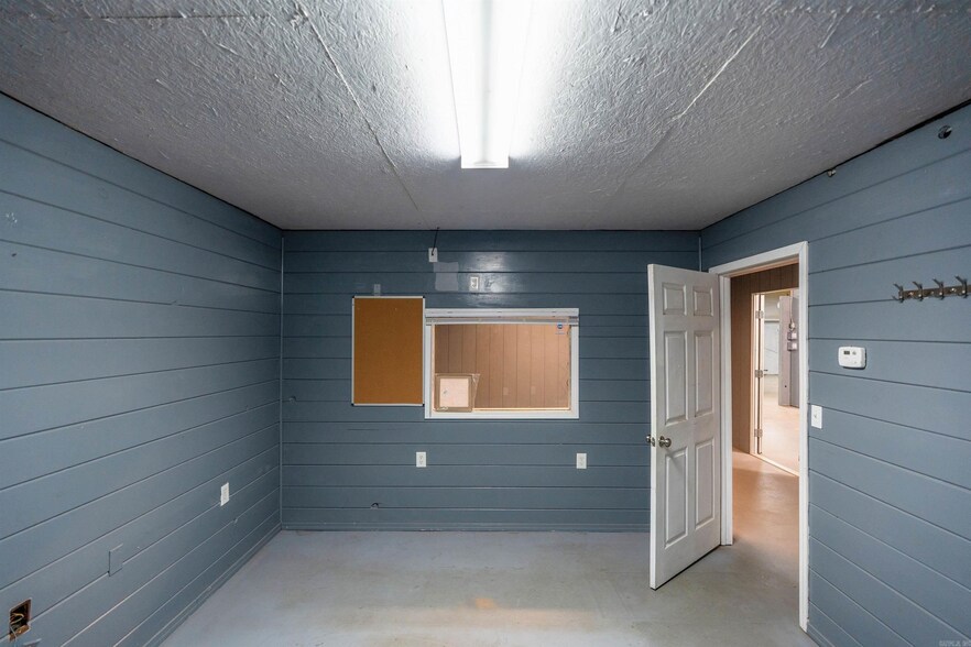 More Photos Of 119 Gemar, Pangburn Industrial For Sale