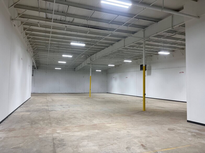 More Photos Of 1420 Redi Rd, Cumming Warehouse For Lease