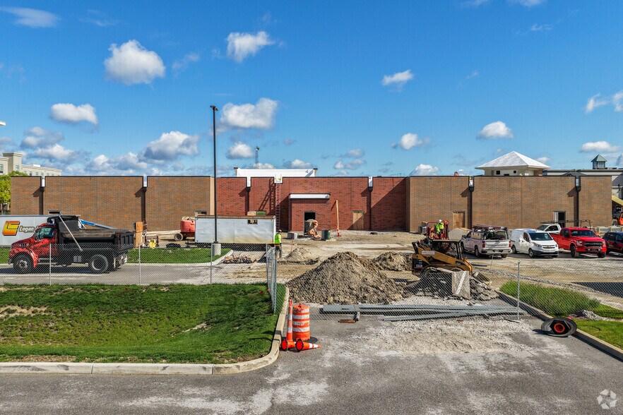 More Photos Of 5000 Levis Commons Blvd, Perrysburg Freestanding For Lease