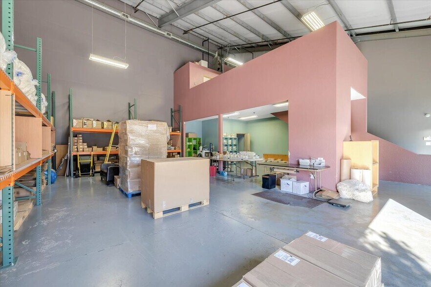 More Photos Of 18855 Microtronics, Sonora Industrial For Sale