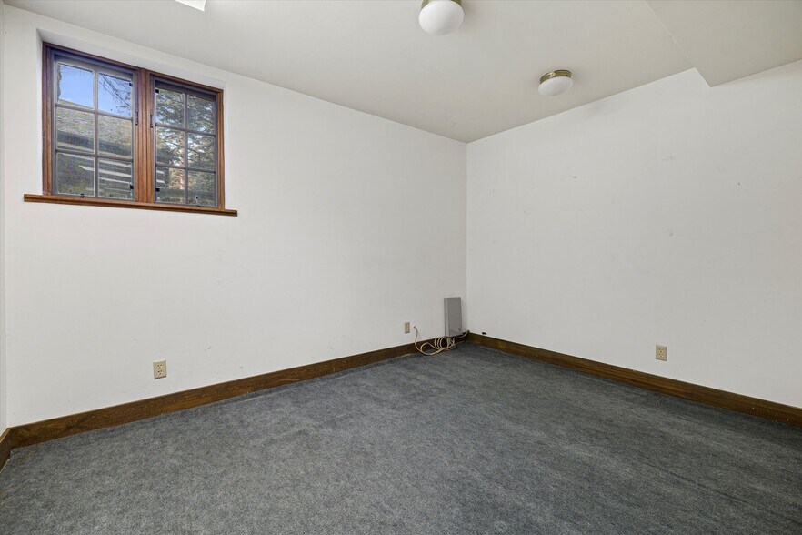 More Photos Of 14135 N Cedarburg Rd, Mequon Office For Lease