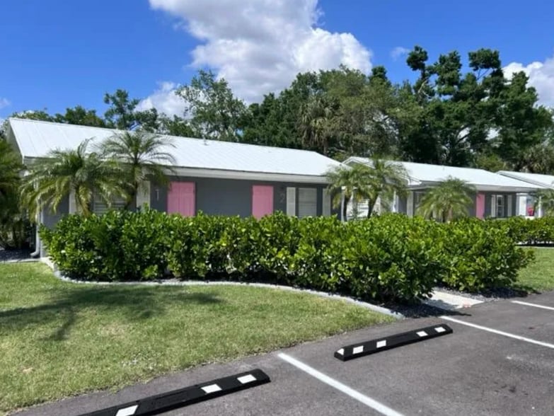 More Photos Of 22968 Bayshore Rd, Port Charlotte Hospitality For Sale