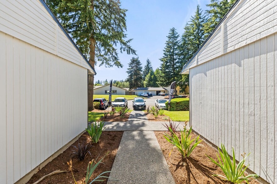 More Photos Of 14623 NE Coast Pine Ct, Vancouver Apartments For Sale